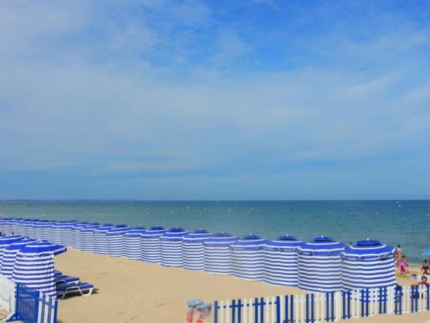 "Magnifique 2 Pieces " 150M Plages Et 500M Centre De Cabourg Exterior foto