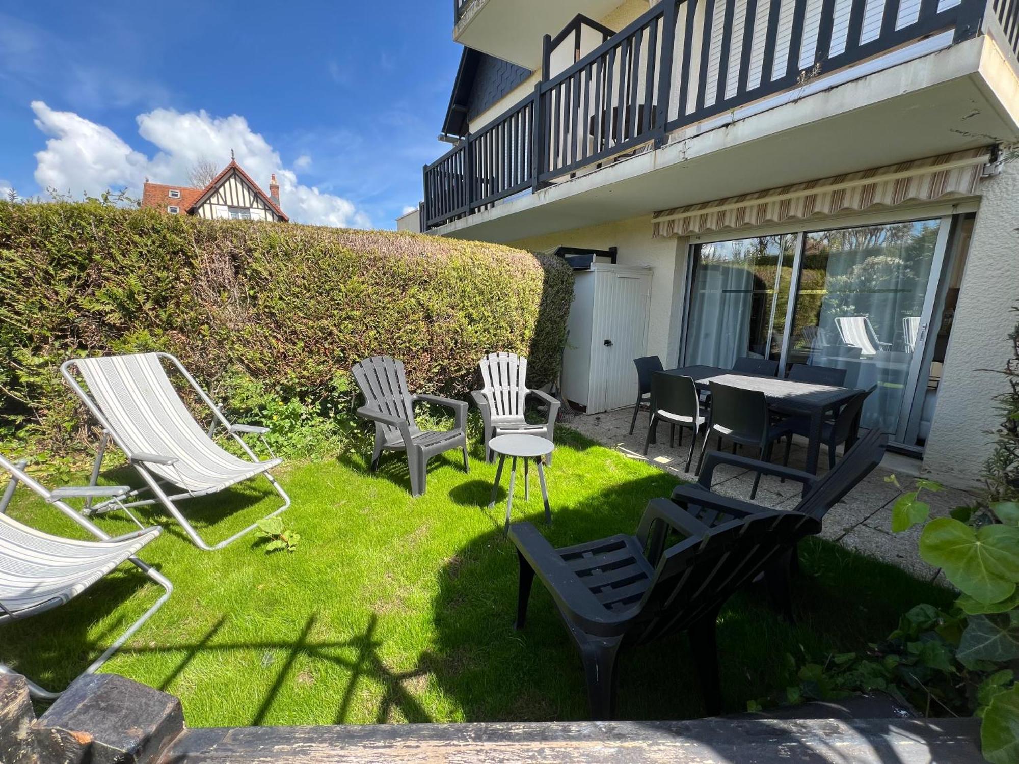"Magnifique 2 Pieces " 150M Plages Et 500M Centre De Cabourg Exterior foto